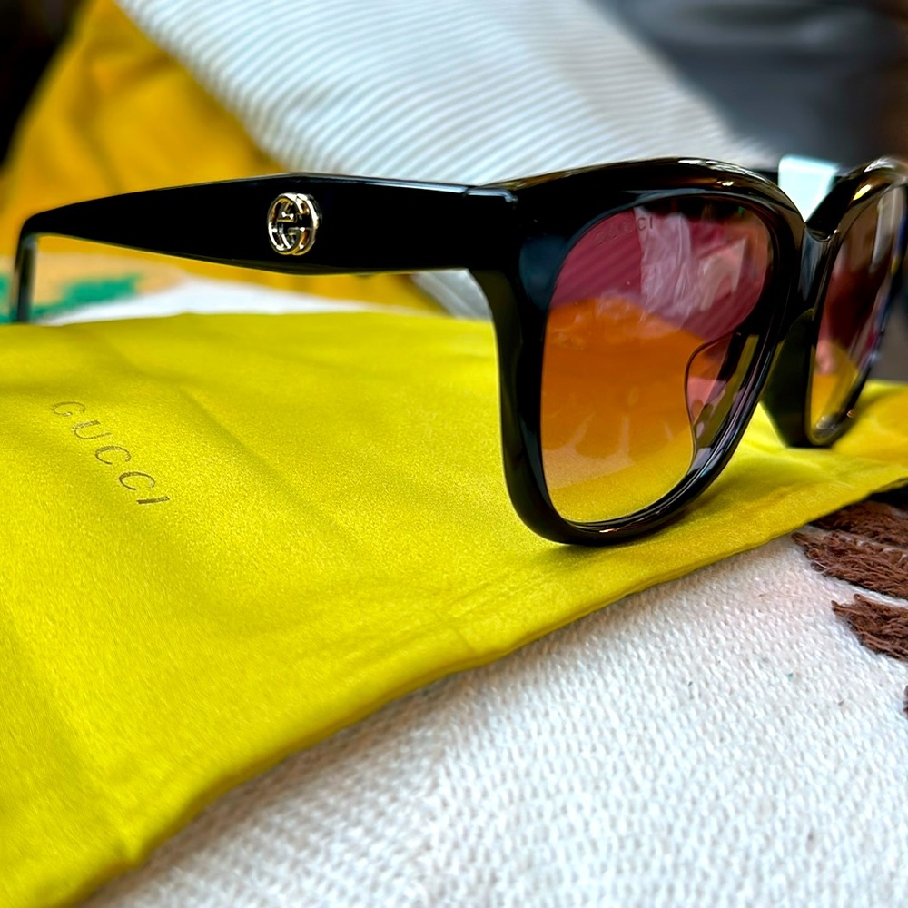 Gucci sunglasses(sold)